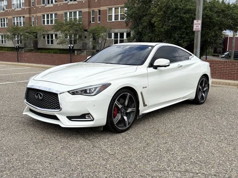 Used 2018 INFINITI Q60 Red Sport 400 w/ Pro Active Package AWD/4WD image 32