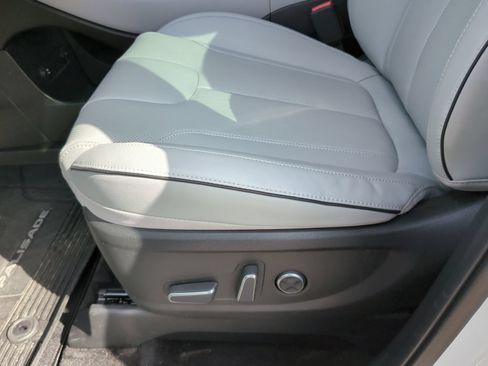 Used 2025 Hyundai Palisade SEL FWD image 15