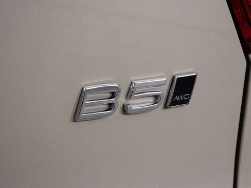 Used 2026 Volvo XC40 B5 Ultra w/ Climate Package image 20