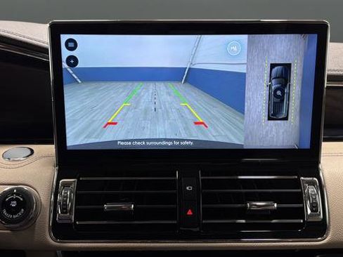 Used 2024 Lincoln Navigator Reserve AWD/4WD image 14