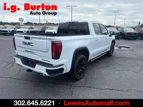 Used 2026 GMC Sierra 1500 Denali w/ LPO, Black Badging Package AWD/4WD image 3