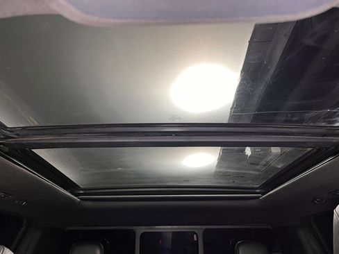 Used 2021 Ford F150 Lariat w/ Max Trailer Tow Package image 19