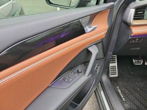 Used 2026 Volkswagen Tiguan SEL R-Line image 10