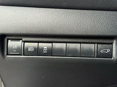 Certified 2023 Toyota Venza Nightshade image 26