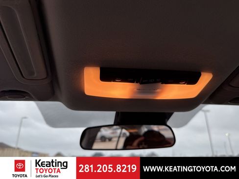 Used 2025 Nissan Versa SV image 21