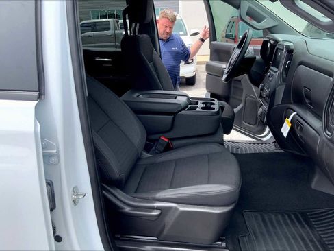 Used 2024 Chevrolet Silverado 1500 Custom image 10