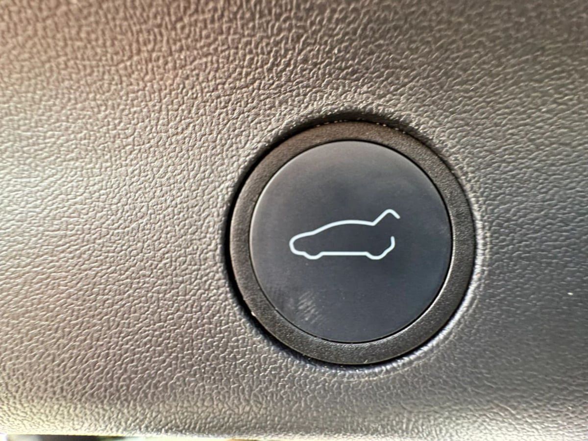 Used 2023 Tesla Model Y Performance AWD/4WD image 42