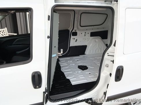 Used 2021 RAM ProMaster City Tradesman SLT image 15