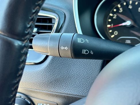 Used 2021 Jeep Compass Limited FWD image 32