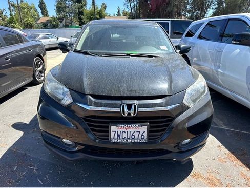 Used 2017 Honda HR-V EX image 2