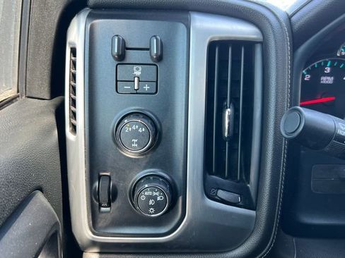 Used 2018 GMC Sierra 2500 SLE w/ SLE Preferred Package AWD/4WD image 20