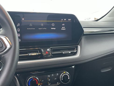 Used 2024 Chevrolet TrailBlazer LT w/ LT Cold Weather Package image 12