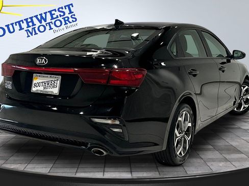 Used 2021 Kia Forte LXS FWD image 7