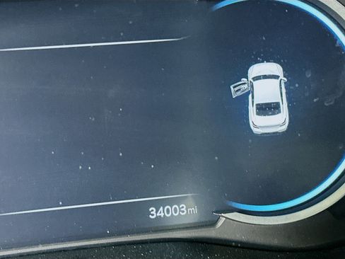 Used 2025 Genesis G70 2.5T image 19