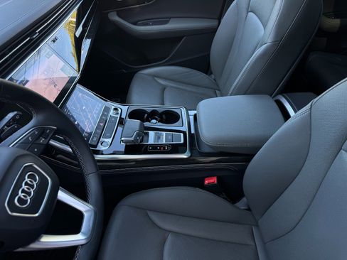 Used 2025 Audi Q7 3.0T Premium Plus image 12