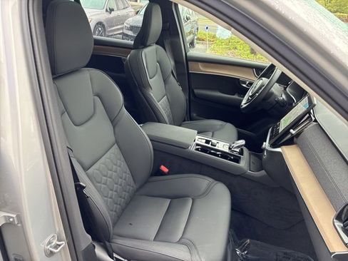Used 2025 Volvo XC90 B6 Plus AWD/4WD image 17