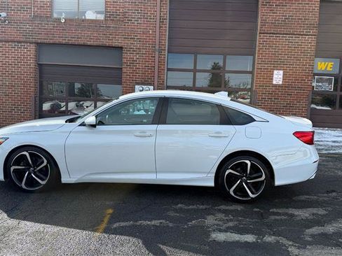 Used 2018 Honda Accord Sport image 15
