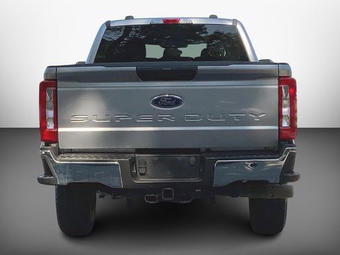 Used 2024 Ford F250 XLT w/ FX4 Off-Road Package image 6