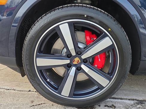 New 2026 Porsche Cayenne S image 24