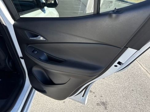 Used 2020 Buick Encore GX Essence w/ Experience Buick Package image 16