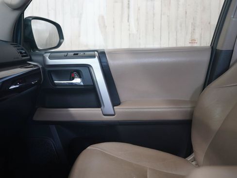Used 2017 Toyota 4Runner Limited AWD/4WD image 33