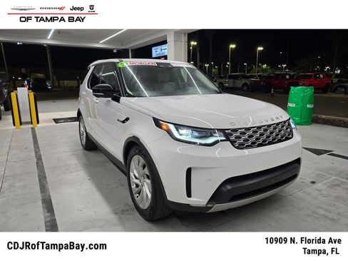 Used 2025 Land Rover Discovery S image 1