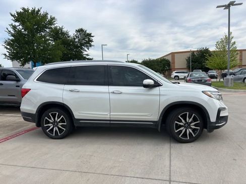Used 2021 Honda Pilot Touring image 2