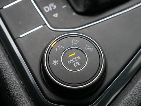 Used 2019 Volkswagen Tiguan SEL R-Line image 35