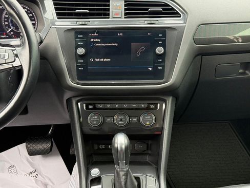 Used 2018 Volkswagen Tiguan SEL Premium AWD/4WD image 17