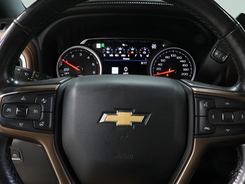 Used 2021 Chevrolet Silverado 1500 High Country w/ Technology Package AWD/4WD image 16