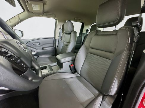 Used 2024 Nissan Frontier SV image 13