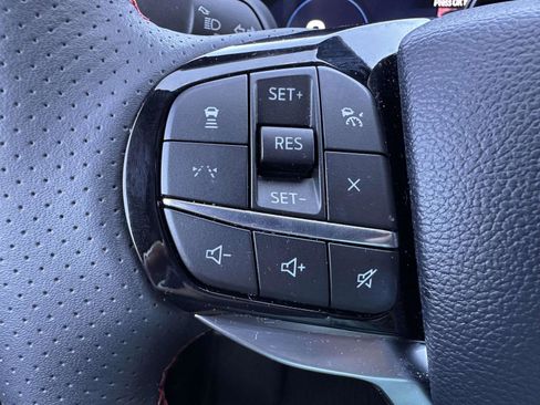 Used 2025 Ford Explorer ST-Line w/ ST-Line Street Pack AWD/4WD image 18