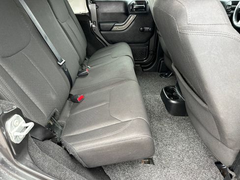 Used 2016 Jeep Wrangler Unlimited Sport w/ Connectivity Group image 16