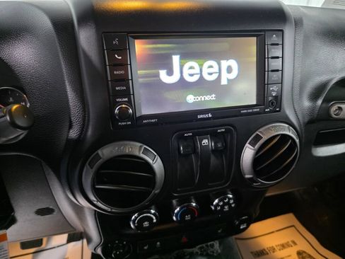 Used 2017 Jeep Wrangler Sport w/ Quick Order Package 23S AWD/4WD image 13