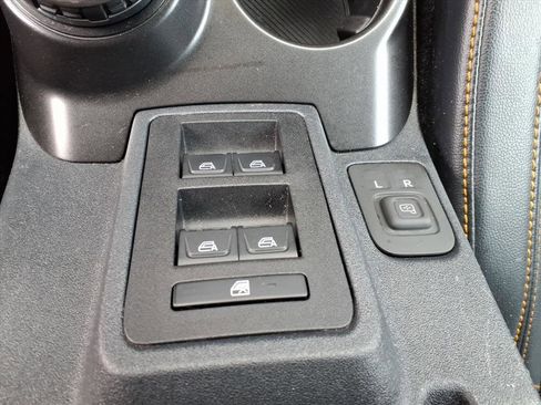 Used 2021 Ford Bronco Badlands image 32