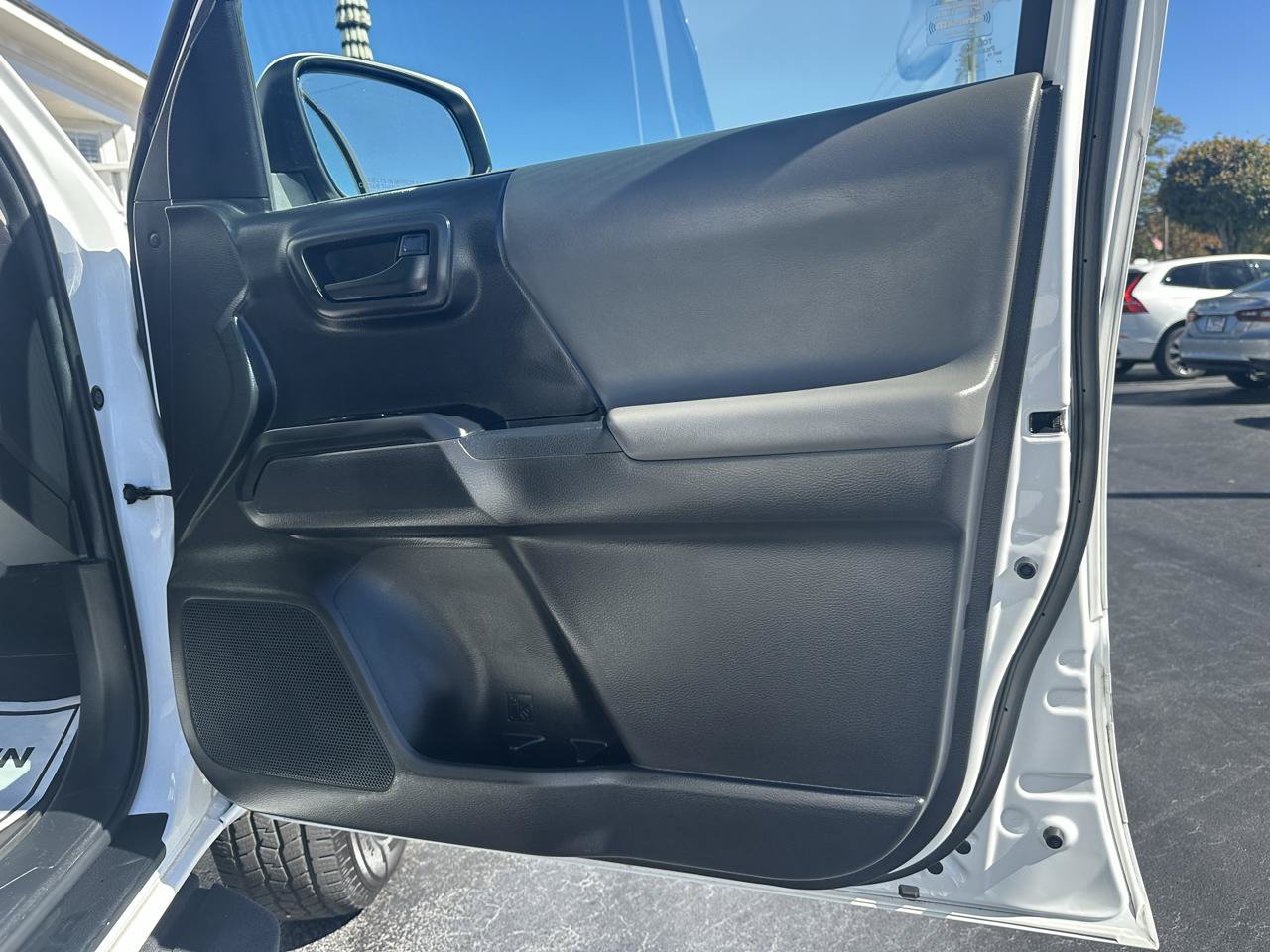 Used 2022 Toyota Tacoma SR AWD/4WD image 26
