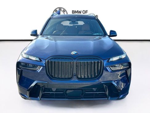 New 2026 BMW X7 xDrive40i w/ M Sport Package AWD/4WD image 2