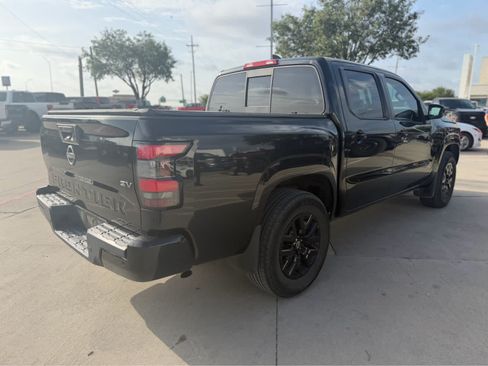 Used 2022 Nissan Frontier SV w/ Technology Package RWD image 4