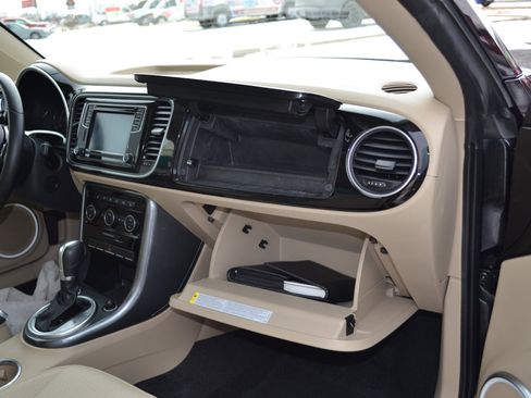 Used 2018 Volkswagen Beetle 2.0T SE image 31