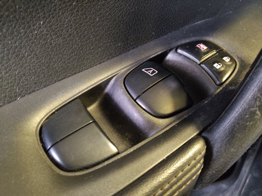 Used 2019 Nissan Rogue SV FWD image 27