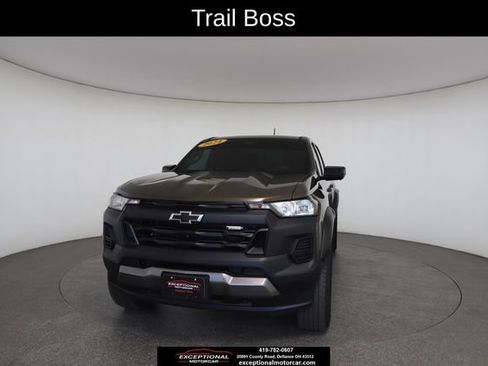 Used 2024 Chevrolet Colorado Trail Boss w/ Technology Package AWD/4WD image 32