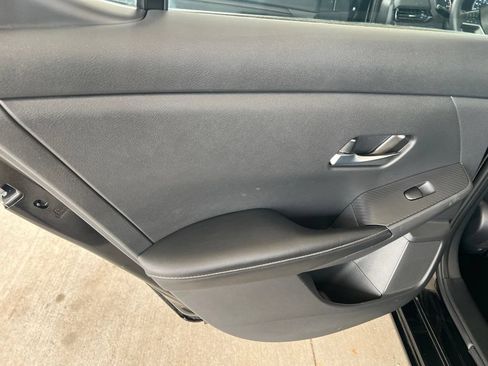 Certified 2023 Nissan Sentra SV FWD image 10