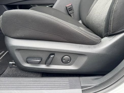 Used 2024 Nissan Rogue SV image 15