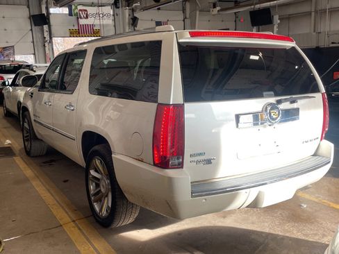 Used 2012 Cadillac Escalade ESV Platinum image 5