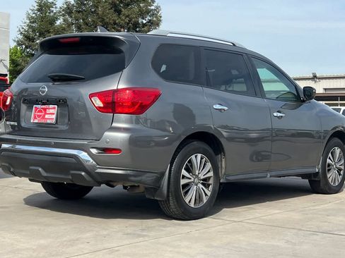 Used 2020 Nissan Pathfinder S image 3