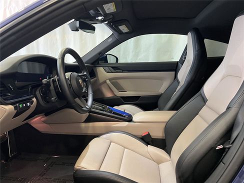 Certified 2025 Porsche 911 Carrera image 5