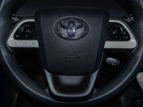 Used 2016 Toyota Prius Two image 11
