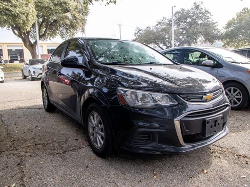 Used 2020 Chevrolet Sonic LT image 6