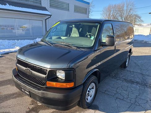 Used 2017 Chevrolet Express 2500 image 1