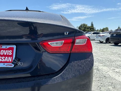 Used 2016 Chevrolet Malibu LT w/ Leather Package FWD image 13